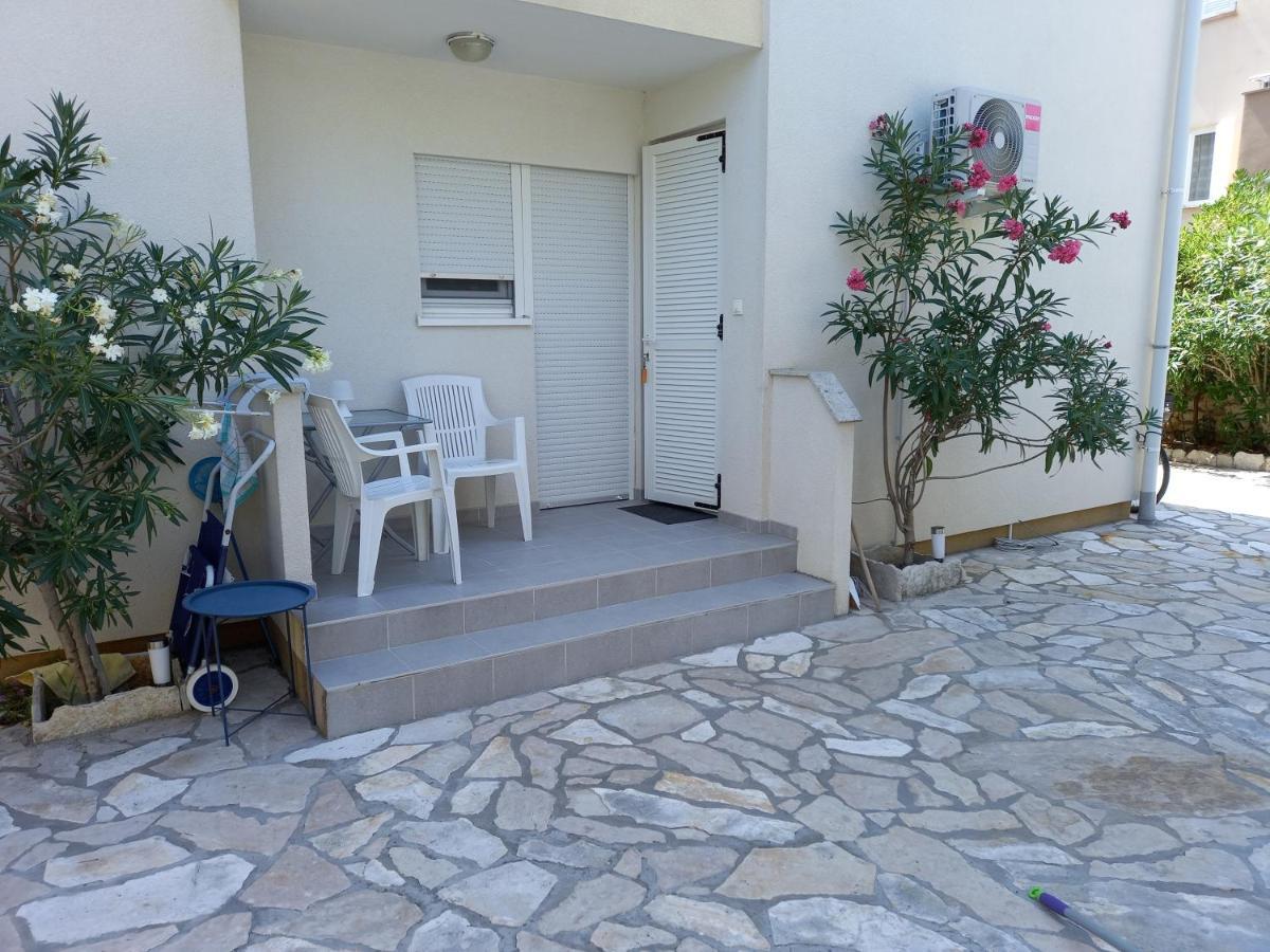 Apartments President Novalja Exterior foto