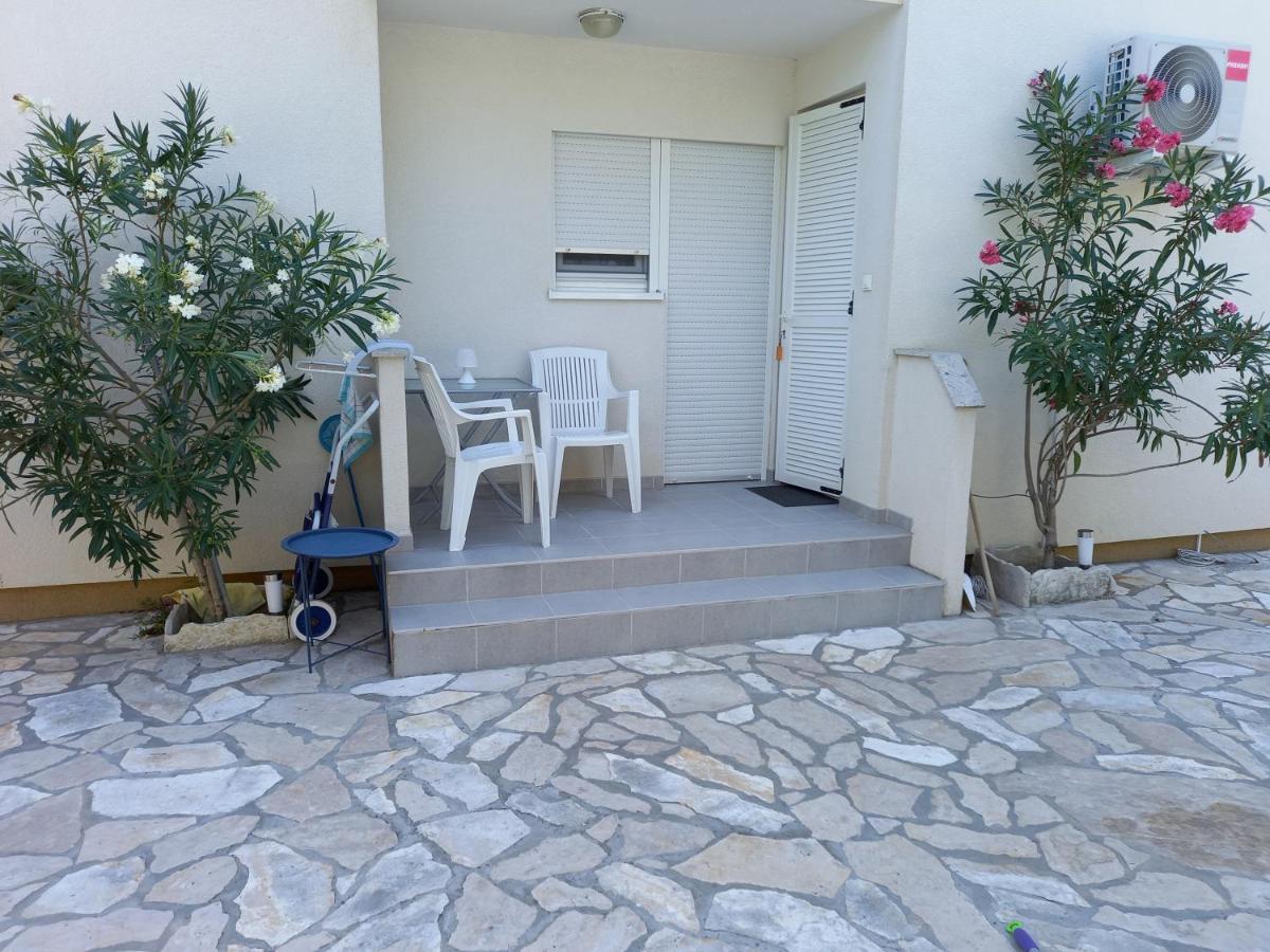 Apartments President Novalja Exterior foto